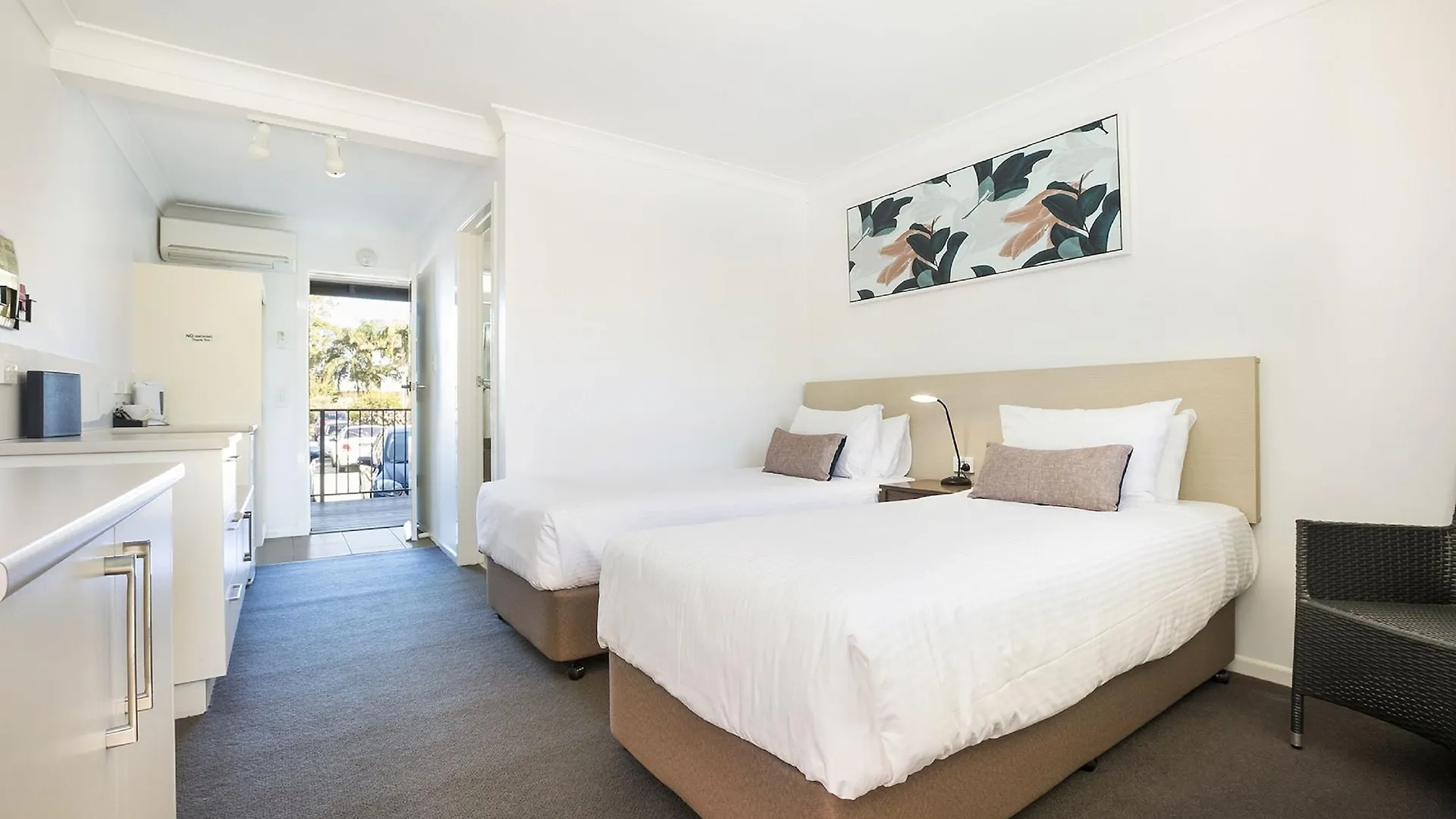 Hotel Nightcap At Golden Beach Tavern Caloundra