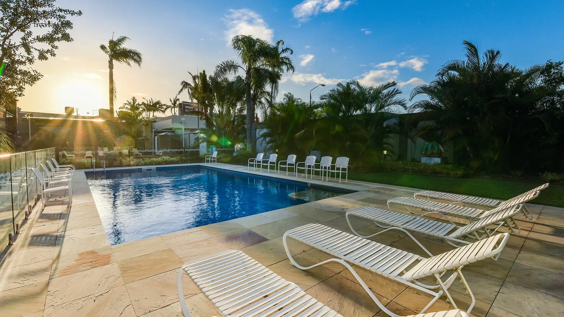 Hotel Nightcap At Golden Beach Tavern Caloundra