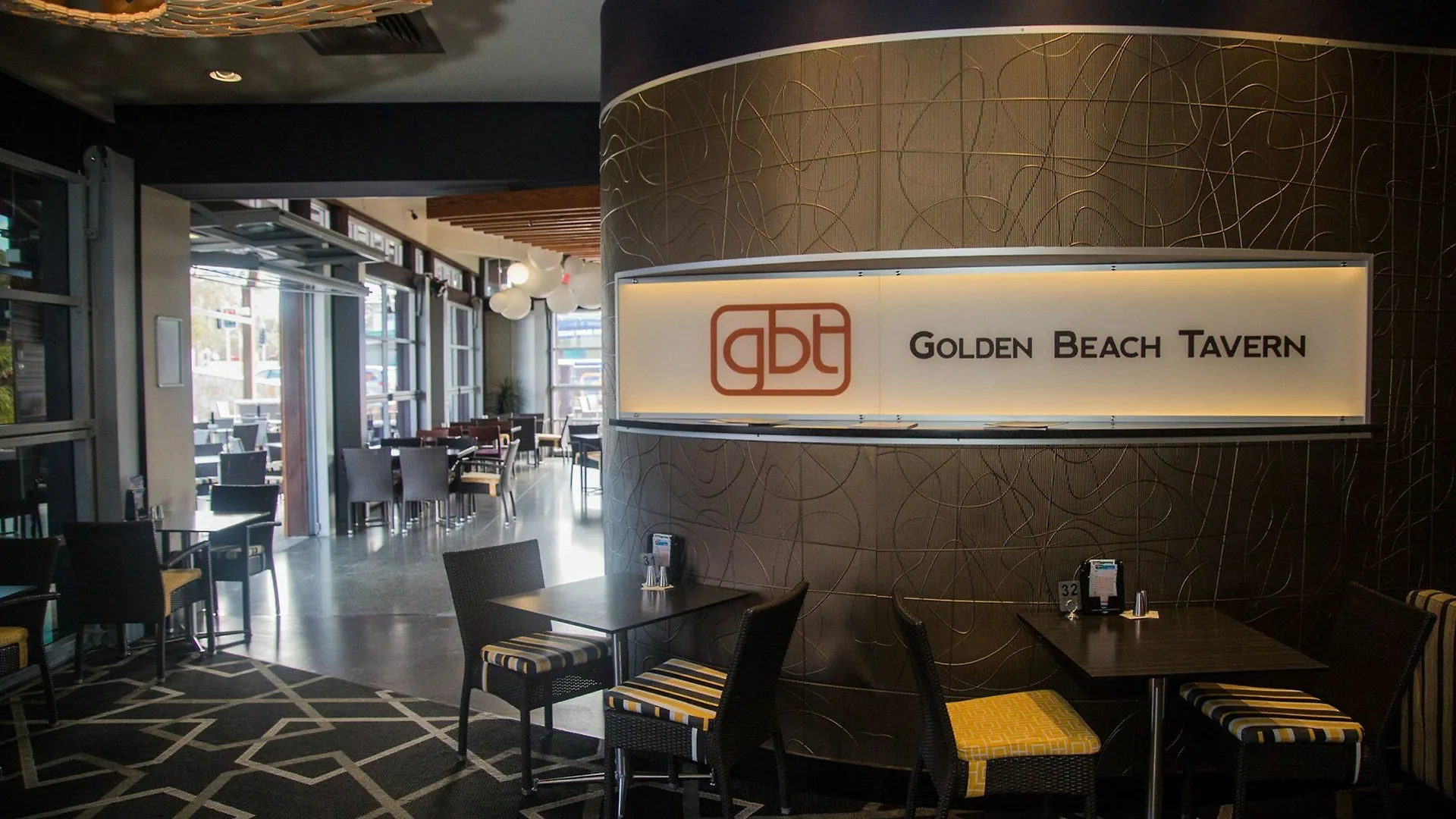 *** Hotel Nightcap At Golden Beach Tavern Caloundra Australia