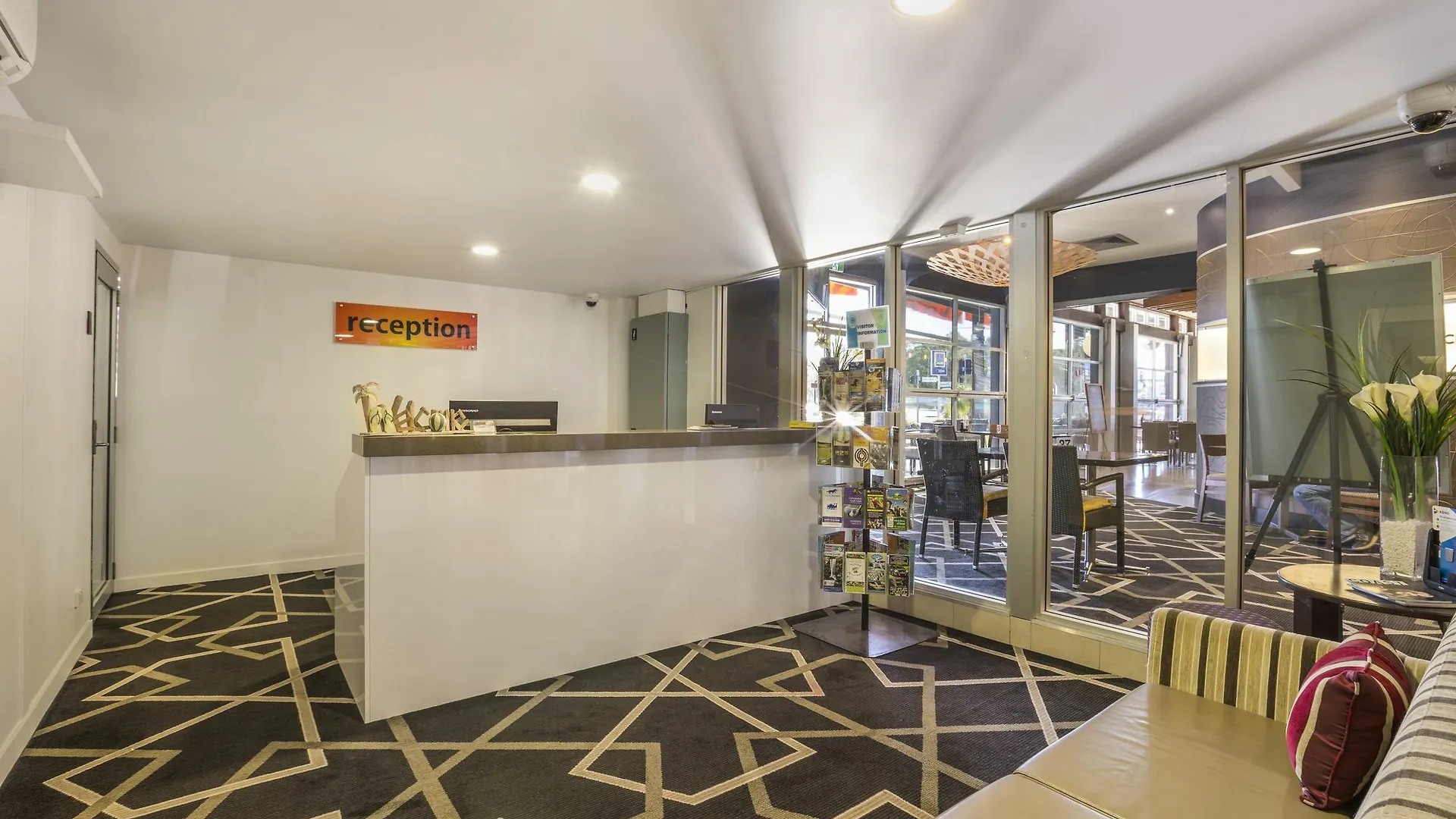 Nightcap At Golden Beach Tavern Caloundra Hotel