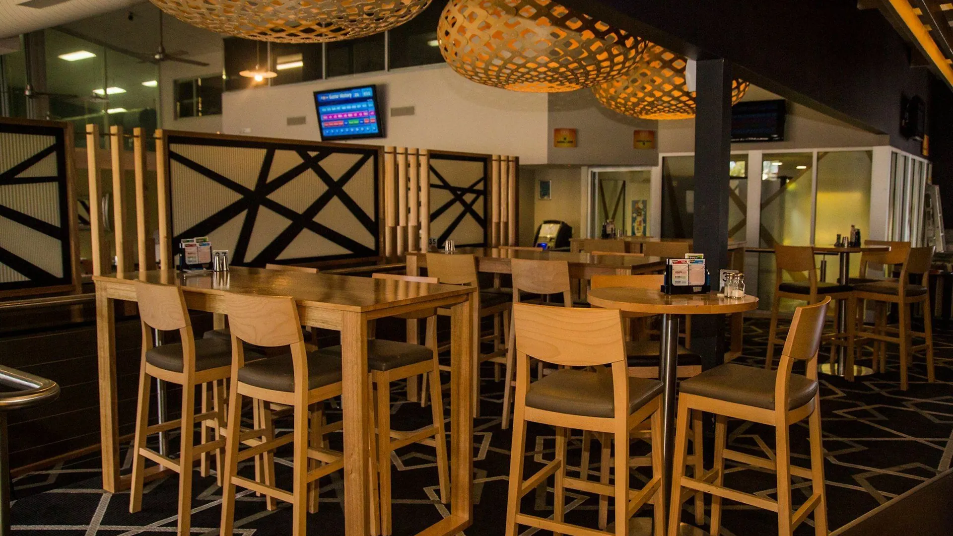 *** Hotel Nightcap At Golden Beach Tavern Caloundra Australia