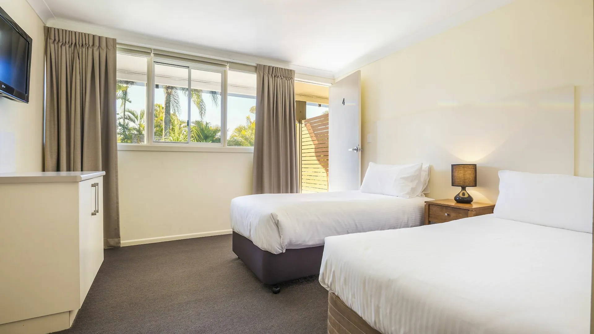 *** Hotel Nightcap At Golden Beach Tavern Caloundra Austrálie