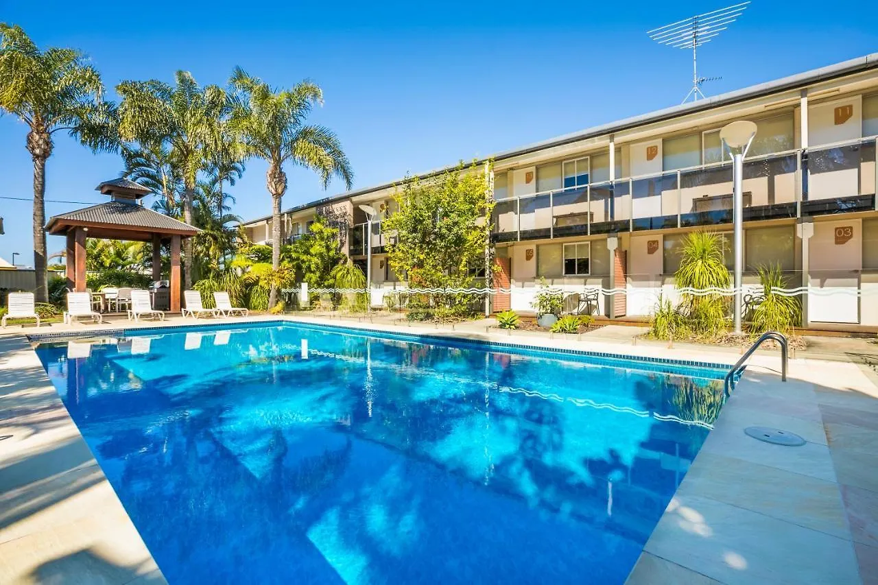 Hotel Nightcap At Golden Beach Tavern Caloundra