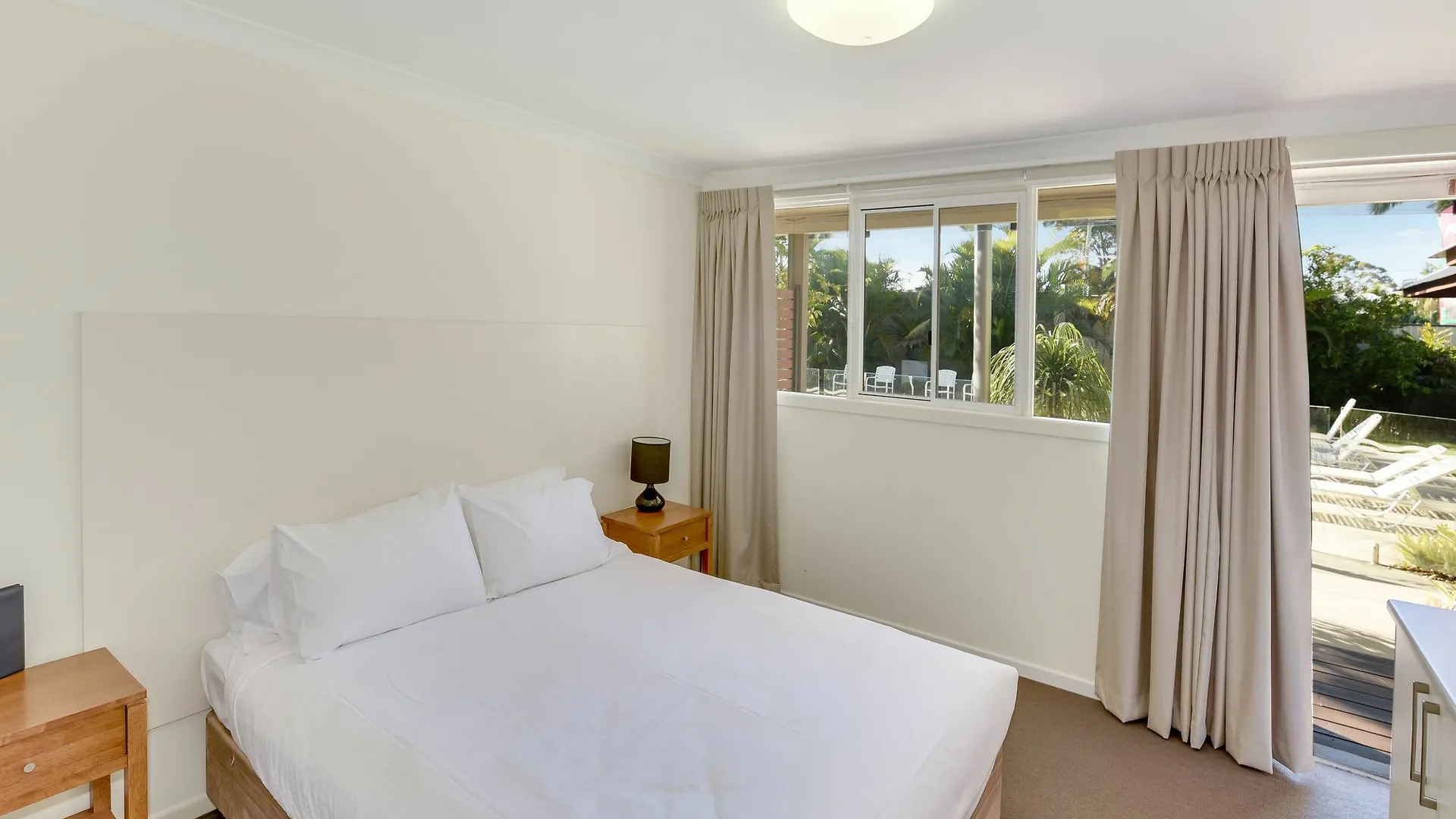 Hotel Nightcap At Golden Beach Tavern Caloundra
